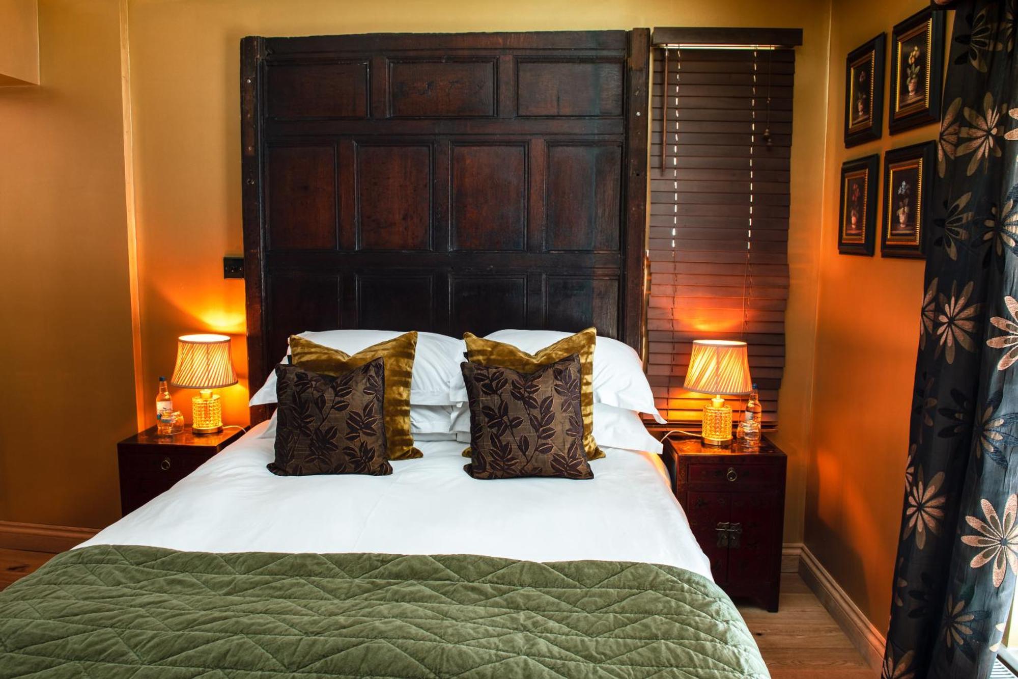 Rhubarb At Drapers Hall Shrewsbury Quarto foto